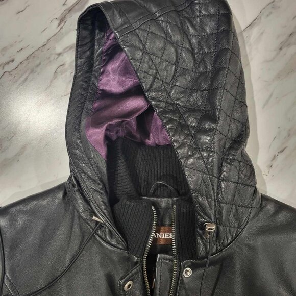 Ladies Leather Jacket - Picture 10 of 14